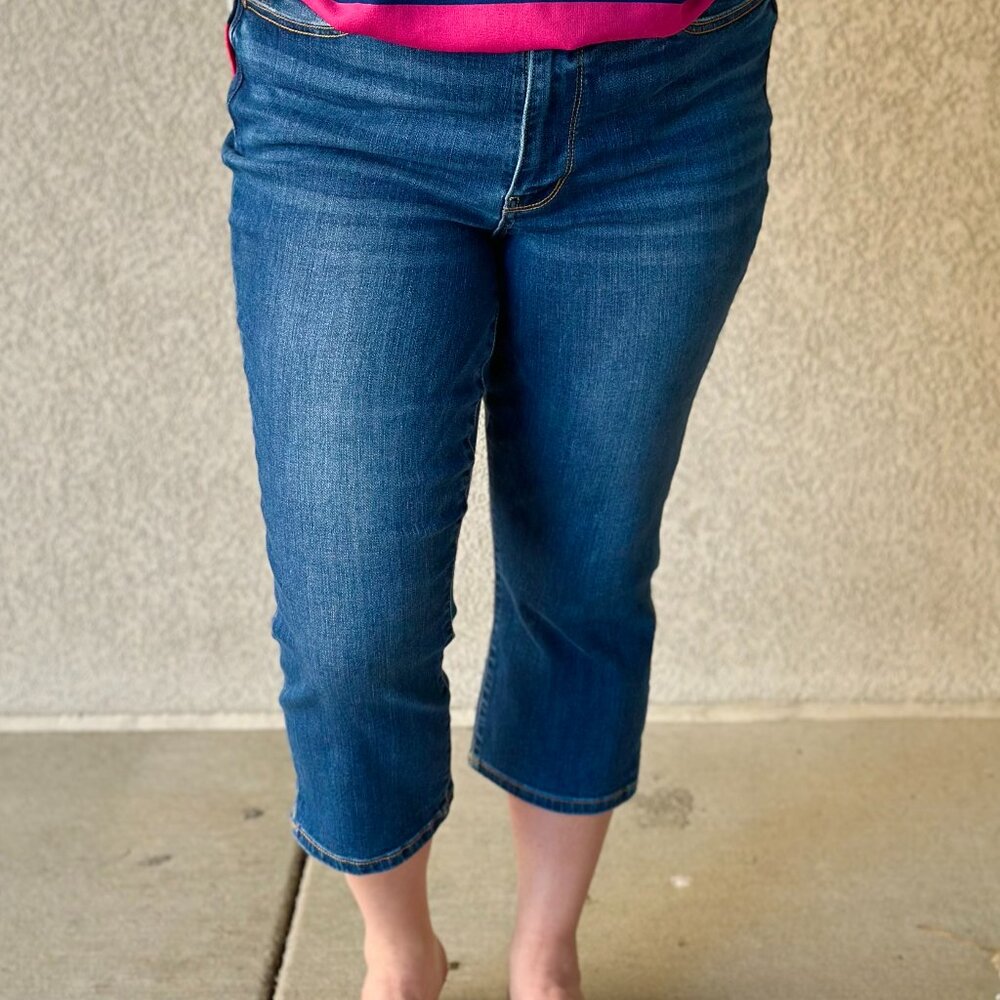 Delilah Capri with Side Slit by Judy Blue (Size 7/28)
